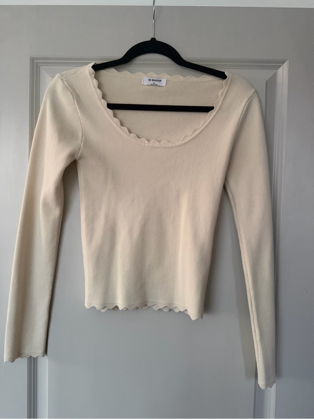 Workshop Republic Clothing Cream Scallop-Edge Ribbed Long Sleeve Top